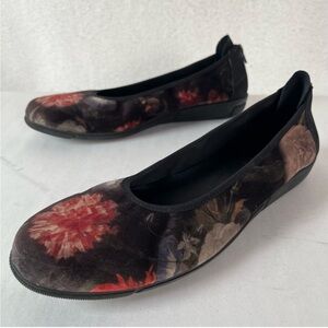 Sesto Meucci Floral Velvet Flats - Black and Red 11N Ballet Flats.